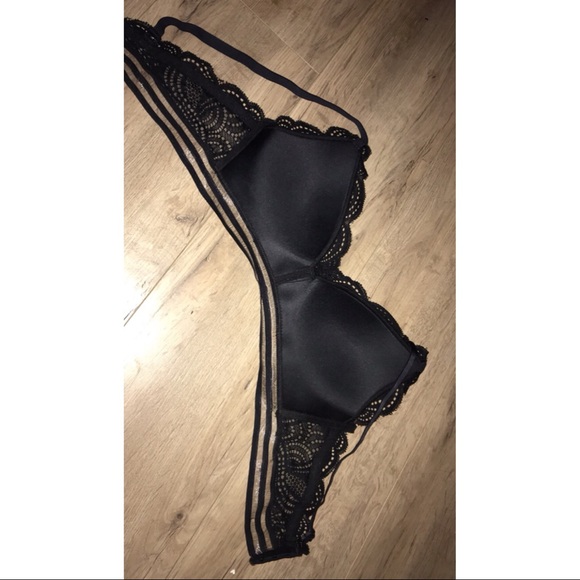 Black lace bra - Picture 2 of 4